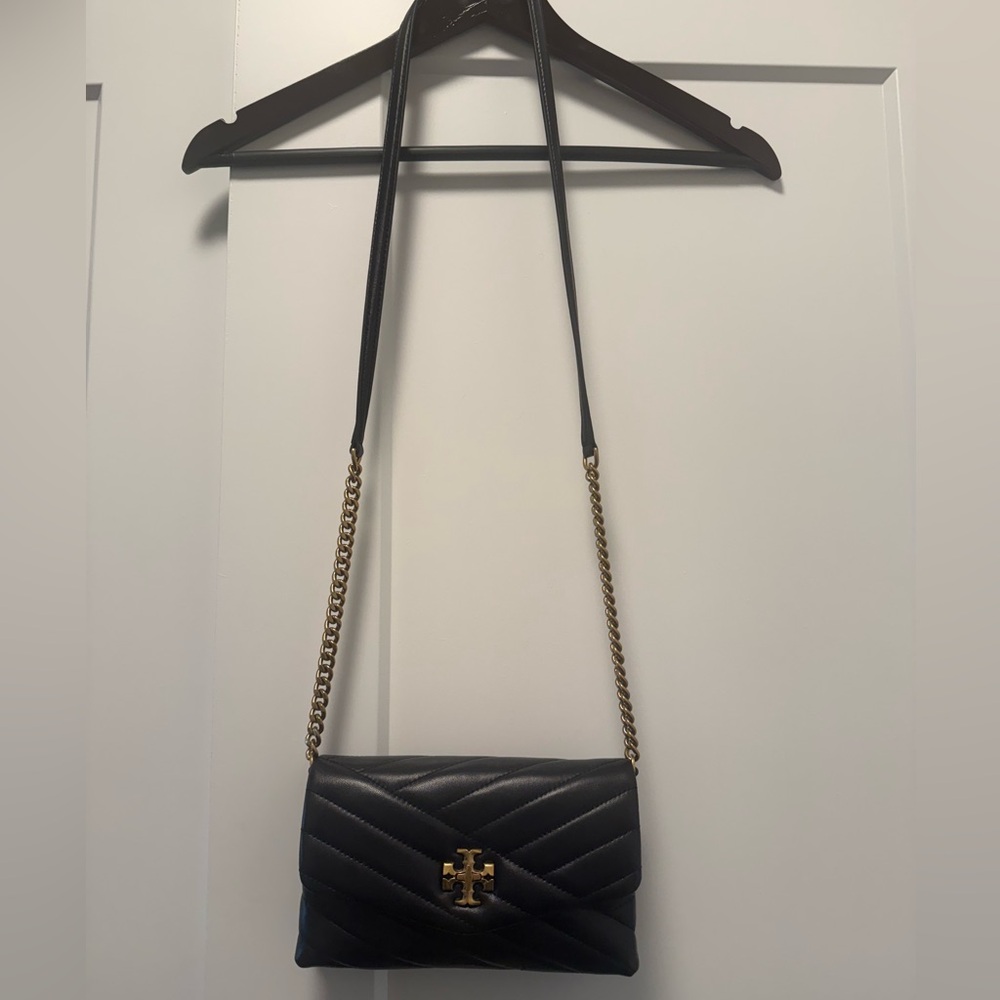 Tory Burch Kira Chevron Chain Wallet in Black Napa Leather Crossbody Bag